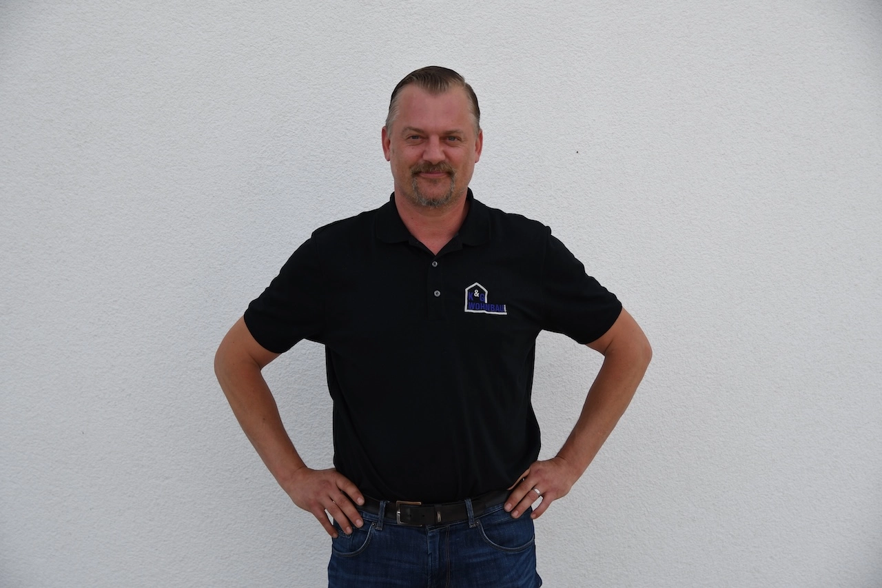 KG-Wohnbau-Mitarbeiter-Adrian-Guetermann